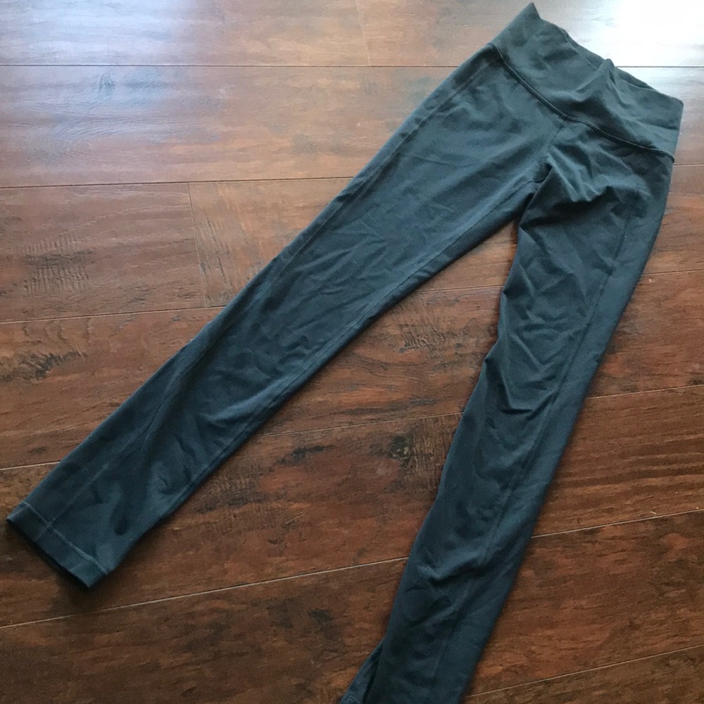 Lululemon size 4